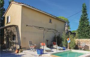 Maisons de vacances Stunning home in Pont Saint Esprit with 2 Bedrooms, WiFi and Outdoor swimming pool : photos des chambres