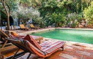 Maisons de vacances Awesome home in ROUJAN with WiFi, 3 Bedrooms and Outdoor swimming pool : photos des chambres