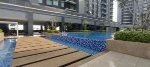 Bukit Rimau Instagrammable 2 Bedroom Apartment With Pool View up to 5 PAX - Teluk Panglima Garang