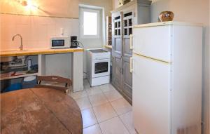 Cozy Apartment In Monteux With Wifi