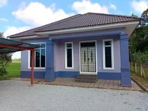 Ummi's Homestay Kuala Besut - Kampong Gong Manok