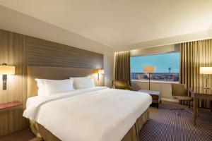 Superior Room with Runway View room in Radisson Blu Manchester Airport
