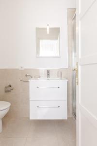 Sunsets Home: sun, beach & pool on a heaven of calm