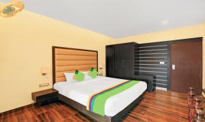 Treebo Doha King