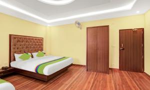 Treebo Doha King