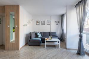 Mokotowska 67 Prywatne mieszkanie z balkonem w Centrum miasta i w pobliżu Ambasady USA Samodzielne Zameldowanie! Self Check-in System!