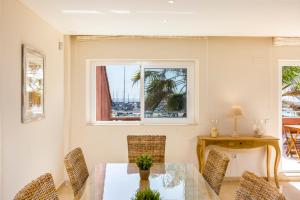 First line Penthouse in Puerto Sotogrande with Seaviews
