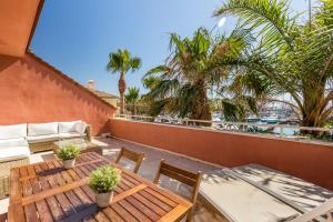 First line Penthouse in Puerto Sotogrande with Seaviews