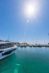 First line Penthouse in Puerto Sotogrande with Seaviews