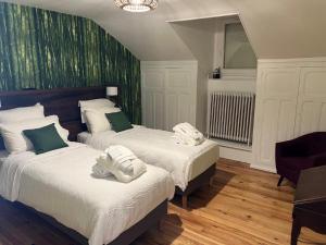 B&B / Chambres d'hotes O SAINT MICHEL : Chambre Double ou Lits Jumeaux - Vue sur Jardin