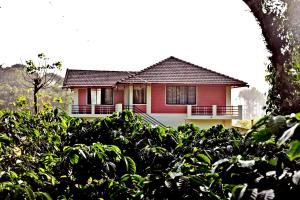 Sirimane Homestay - Swimming Pool, Food, Near to Falls & Trek