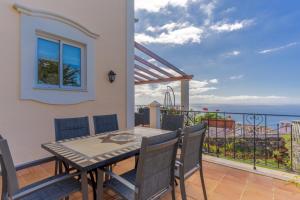 Villa Bougainvillea Palheiro Village by Holiday Rental Madeira