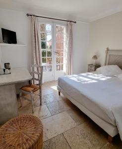 Hotels Castillon Des Baux : photos des chambres