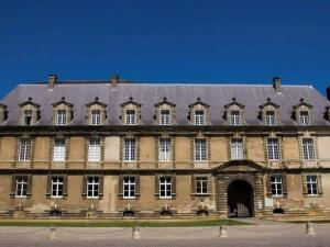 Maisons de vacances Cozy holiday home in Givonne : photos des chambres