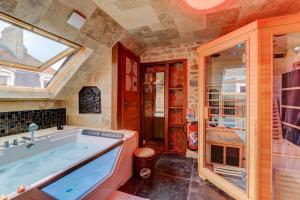 Appartements SOUS MON TOI Topdestination-Dijon - Sauna & jacuzzi - Classe 4 etoiles : photos des chambres