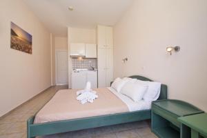 Theodora Studios & Apartments