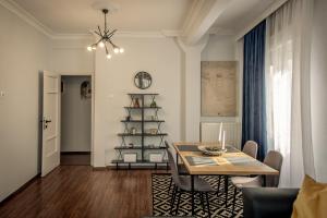 Poseidons Apartment on White Tower Midas Home