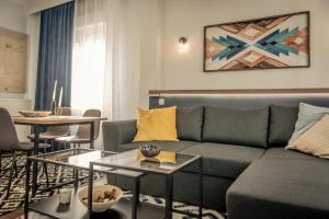 Poseidons Apartment on White Tower Midas Home