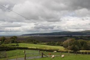 BREATHTAKING VIEWS with a HOT TUB - Bwlch Cliced
