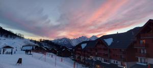 Appartements Appartement lumineux aux pieds des pistes : photos des chambres