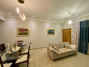 Moderna y Unica casa independiente con jardín y estacionamiento