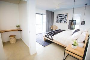 Lefties @ The Bay, Gracetown, Margaret River - NEW