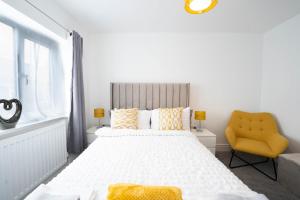 Entire Modern Home with Private Parking for 68 Persons