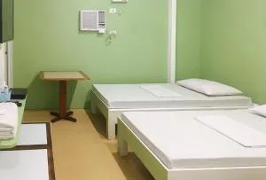 Mainstreet Pension House by RedDoorz - Bacolod