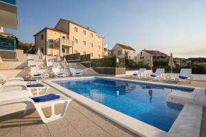 Apartments Jakov - modern and cosy with pool