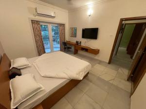 Ishan Apartments 3BHK Individual Rooms