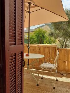 B&B / Chambres d'hotes U Castellu Guesthouse : Studio Lit Queen-Size 