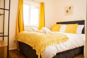 Cosy 3-Bed Home Close to City Centre (Parking)