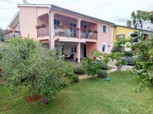 Apartment in Porec with balcony, air conditioning, W-LAN, washing machine 3362-2