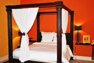 Hotels Logis Chateau Saint Marcel : photos des chambres