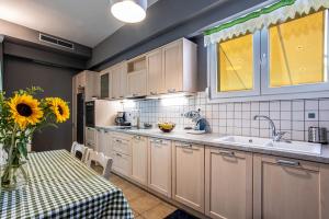 Penthouse Gem with Outstanding Acropolis View