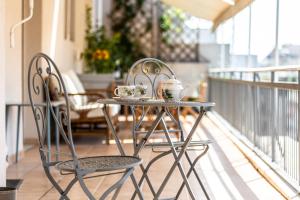 Penthouse Gem with Outstanding Acropolis View