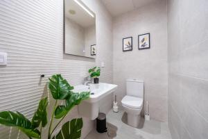 City Centre Pool & Parking