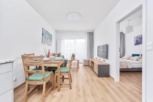 Apartment Wichrowa with FREE GARAGE Wrocław by Renters