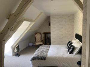 B&B / Chambres d'hotes Le Clos des Chateaux : Chambre Double avec Salle de Bains Privative