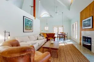 The Lemonade Stand - West Tisbury