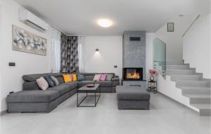 Stunning Home In Pula With Sauna 