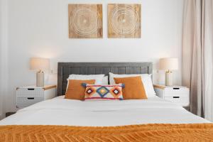 Cala de Mijas 2 bedroom apartment with parking and pool