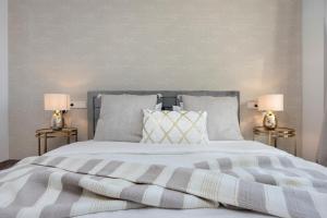 Cala de Mijas 2 bedroom apartment with parking and pool