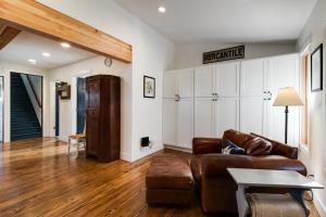 Historic Officers Farmhouse at OLF