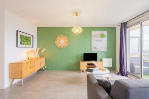 Appartements Appart'Hotel Versailles Saint Cyr l'Ecole - Gare SNCF RER : photos des chambres