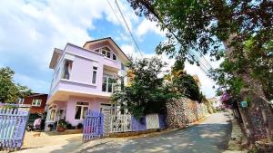 Căn Hộ 3 Phòng Ngủ (Three-Bedroom Apartment)