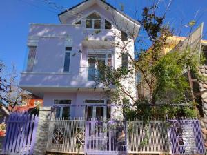 Căn Hộ 3 Phòng Ngủ (Three-Bedroom Apartment)