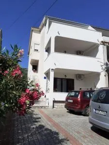 Apartmani Kramar - بريبير