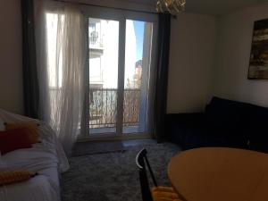 Appartements Logement entier - Appartement T4 hypercentre dans une rue calme - Stationnement gratuit : Appartement 3 Chambres