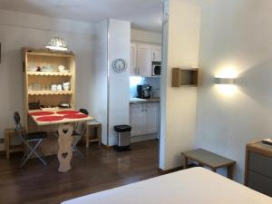 Appartements Studio Brides-les-Bains, 1 piece, 2 personnes - FR-1-512-228 : photos des chambres